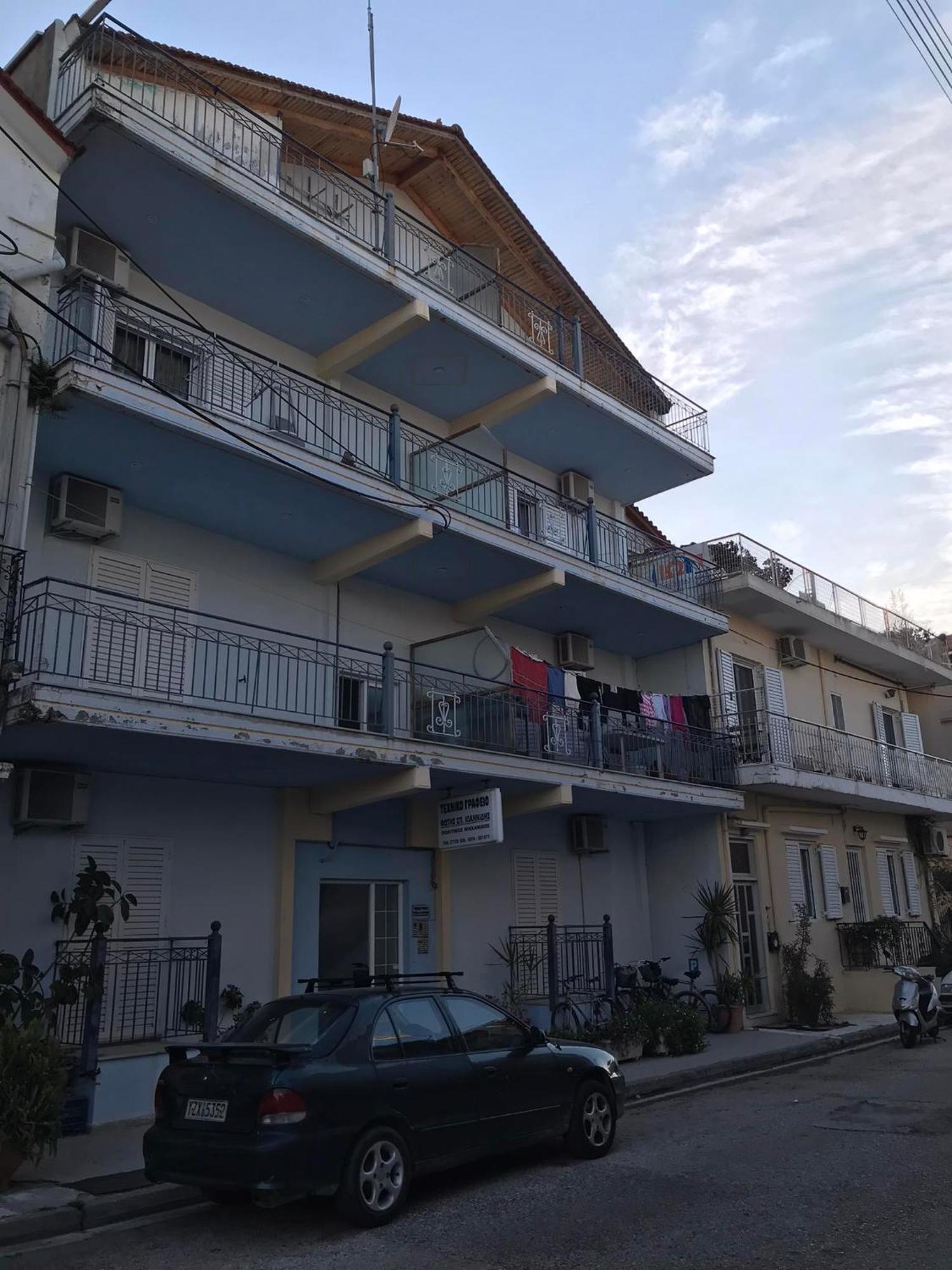 Ion Apartments Messolonghi Single Bed Room Mountain View Loft Mesolóngion Eksteriør billede