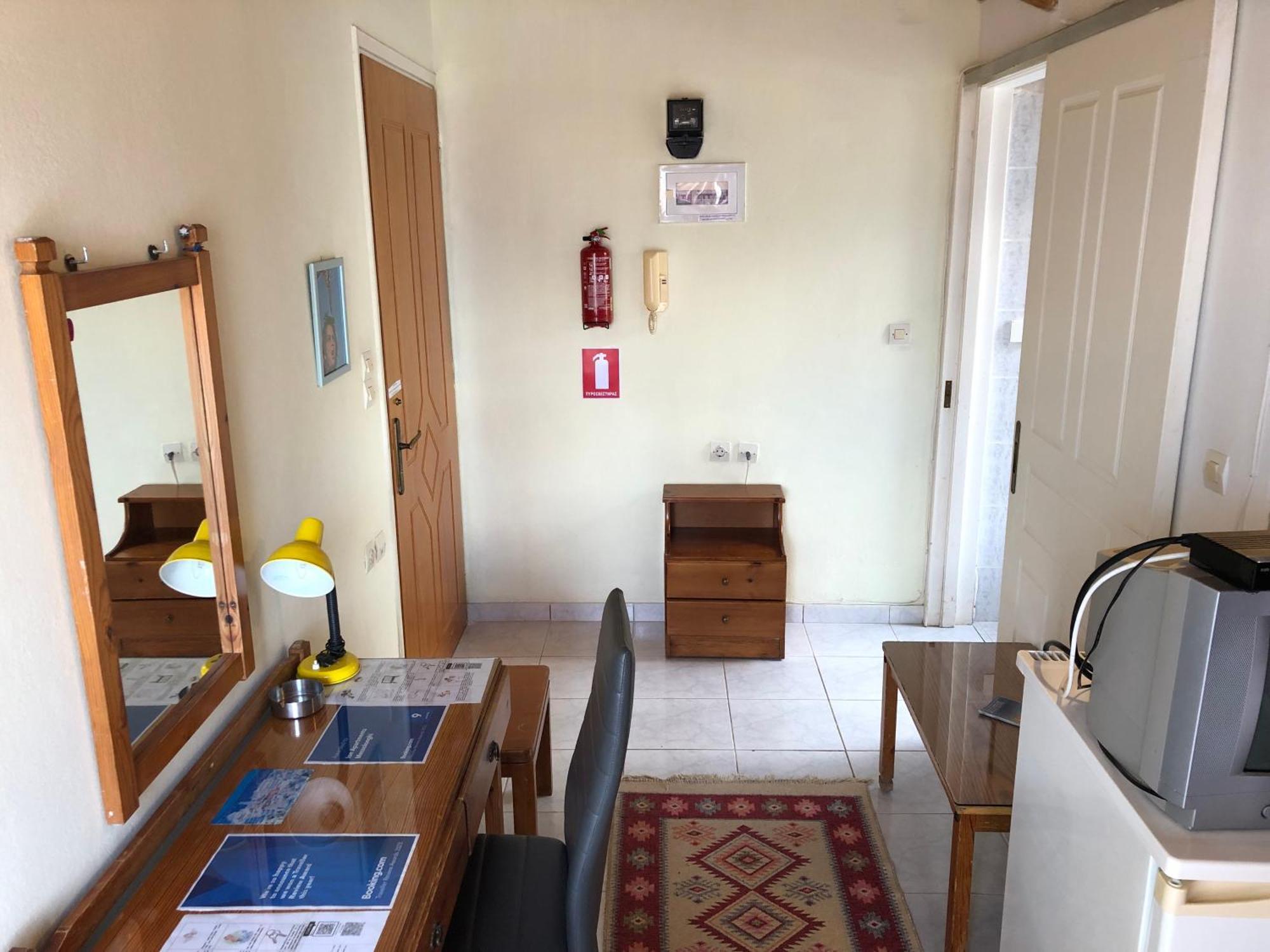 Ion Apartments Messolonghi Single Bed Room Mountain View Loft Mesolóngion Eksteriør billede
